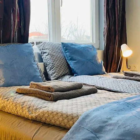 Cozy Spot By The Lions' Bridge Apartment *